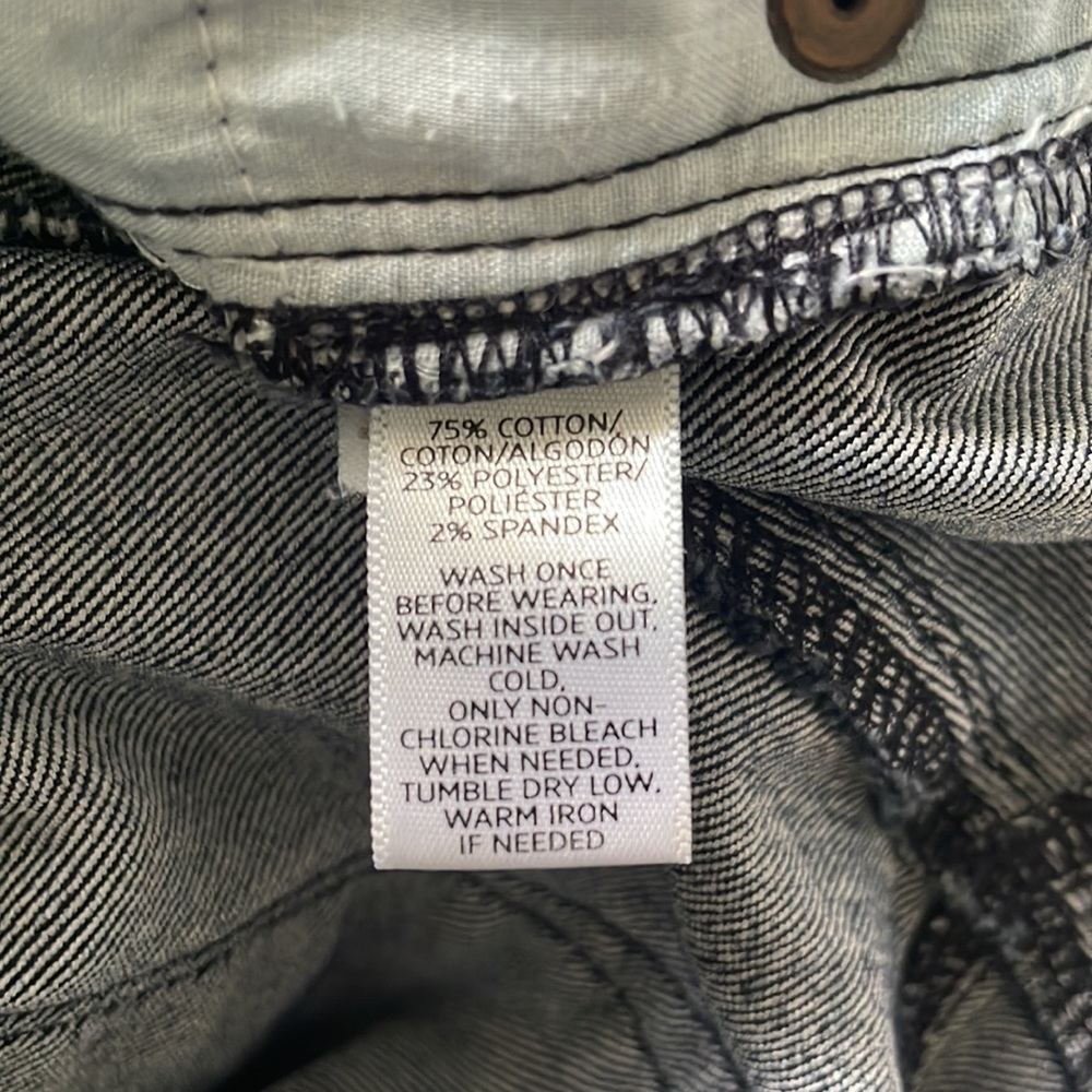 Woman’s Ann Taylor Loft Modern Crop Jeans - Picture 7 of 7